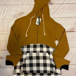 Ampersand Avenue hoodie sweatshirt Womens medium. Buffalo plaid and tan